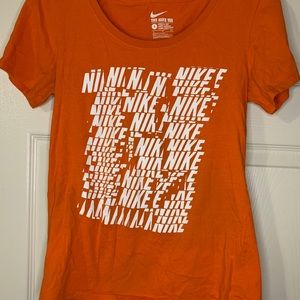 Nike orange Logo short sleeve tee